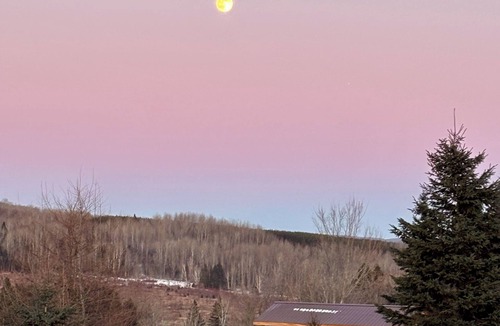 Aroostook Cabin | Eastgate cottages on Mars Hill Mountain