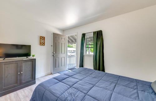 Schroon Lake Apartment | Easy Schroon Lake Living! Close to Marina & Town