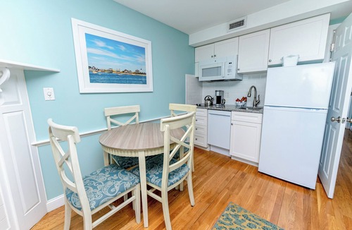 West Harwich Condo | Edgewater Beach Resort One Bedroom Suite