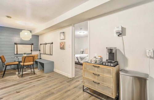 Broadmoor Apartment | El Sereno Bungalow! Pet-Friendly Ivywild Flat