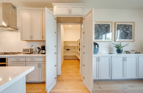 Woodland House | Elegant & Spacious Retreat w/Yard in Woodland!