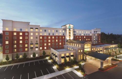Tanasbourne Hotel | Embassy Suites by Hilton Portland Hillsboro, Oregon