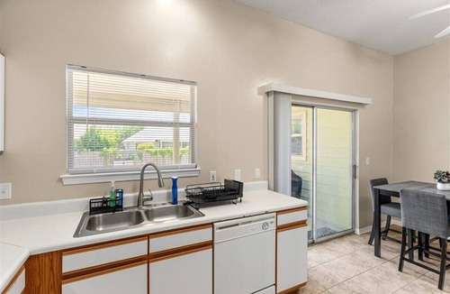 Wright House | Emerald Coast Escape, 85” TV, Entire Home
