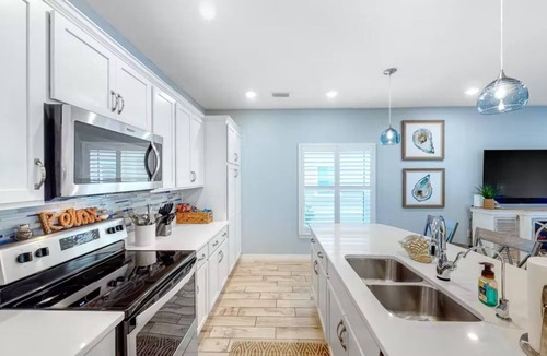 Ono Island Villa | Emerald Escape 4BR/4BA Villa, Lost Key Beach Club