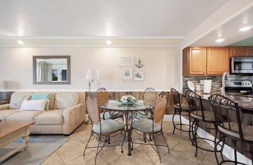 Fort Walton Beach Condo | Emerald Isle 107-On the Beach-Ground Floor