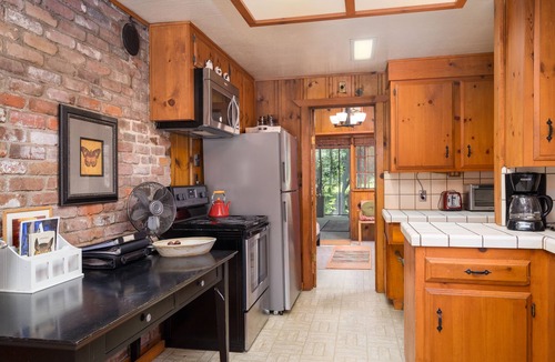 Fair Play Cabin | Enchanting Creekside Property Nestled in Wine Country