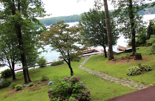 Lake Toxaway House | Enjoy a lakefront home in Lake Toxaway with a boat included. Pet-friendly!