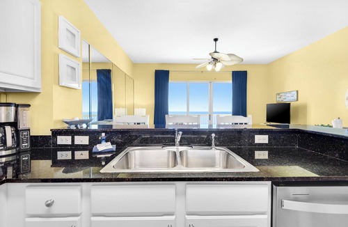Panama City Beach Condo | Escape to Stunning Beach Front Views! Calypso Penthouse & Walk Over to Pier Park