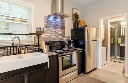 Peoplestown Apartment | Eva's Studio | Downtown ATL | Near Mercedes-Benz Stadium