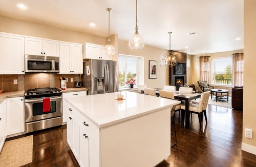 Cedar Hills House | Executive Vacation Home Across Nike HQ/VillaSports Gym/Spa, Business or Family