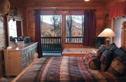 Bryson City Cabin | Falling Waters - Free Biltmore Tix - Secluded Log Cabin - Nantahala Gorge