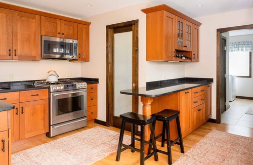 Falmouth Heights House | Falmouth Heights, Groups attending weddings, Perfect for Cape Cod Marathon