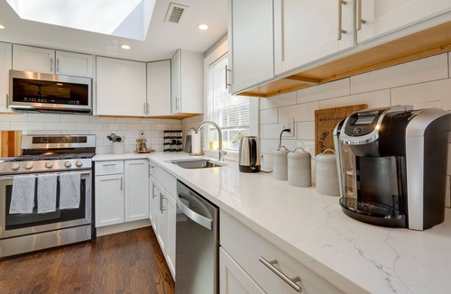 Hyannis House | Families Welcome! Home 2 Mi to Craigville Beach