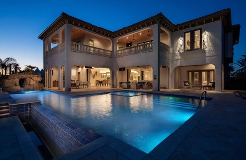 Reunion House | Family fun or a company retreat - 8BR Luxury Home with Infinity Pool!