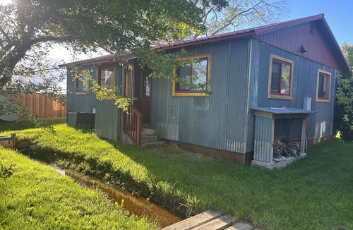 Gardnerville Cottage | Fantastic 2-bedroom cottage in Gardnerville,NV. Just 20 minutes from Lake Tahoe.