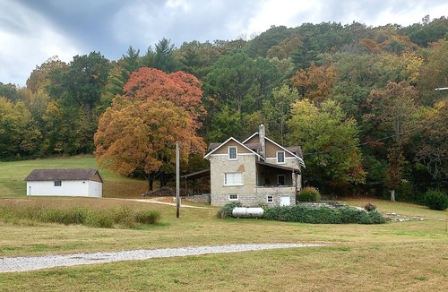 Noel House | Farmhouse in the country