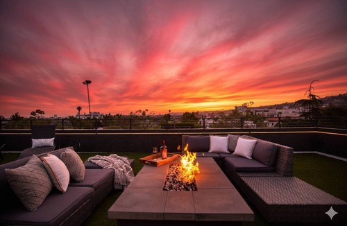 Melrose House | FIFA House - Rooftop - Pool - 10 miles to SOFI