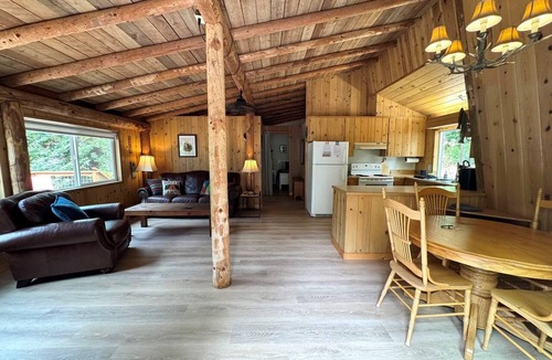 Scottsburg Cabin | Fish, hunt or relax - Riverfront Cozy 2bd Cabin on Umpqua River fenced 1.5 acres
