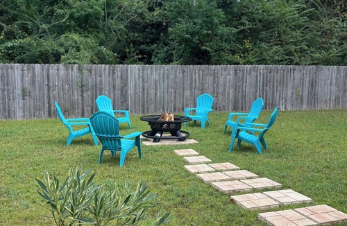 Northeast Pensacola House | Fully Stocked 3 bed/2 Bath Modern Home w/Lots of Parking & Close to Everything.