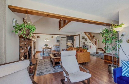 West Hartford Condo | Game Room Condo, Sugar Hill, Pet-Friendly
