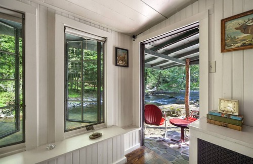 Stroudsburg Cabin | Get cozy at Big Al's Poconos Creek House - Wireless DSL and Trout!