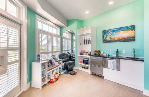 Pensacola Beach Cottage | Golf Cart + Elevator: Retreat 1 Block to Beach