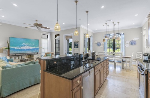 Villa Lago House | Golf Cart ~ Pet Friendly ~ Golf Course View