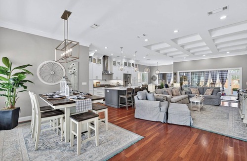 Crystal Beach House | Golf Cart - Pool - Walk to Beach - Fully Remodeled - Crystal Beach - Sleeps 10