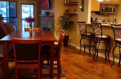 Mammoth Lakes Condo | Gorgeous Condo - Walk To Eagle Express/Chair 15! Pet Friendly!