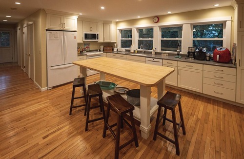 Duck House | Gorgeous house 3 min walk to ocean; community pool, Celebrate The Simple Life!