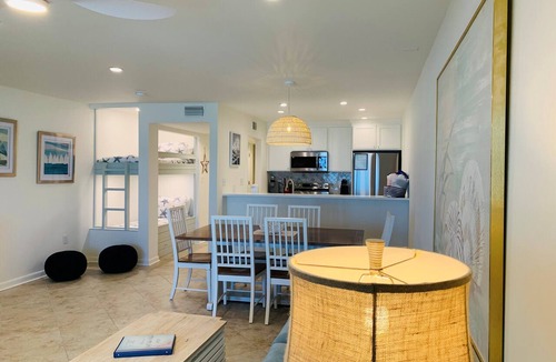 Warrington Condo | Gulf-Front 1BR Condo, Small-Dog Friendly, Free Daily Activities