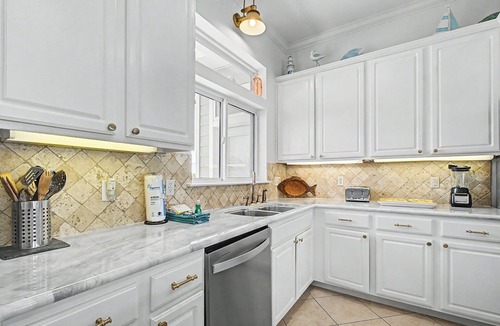 Villa Segunda House | Gulf Front 5BR Home | Saltwater Pool | Event Friendly | Sleeps 21