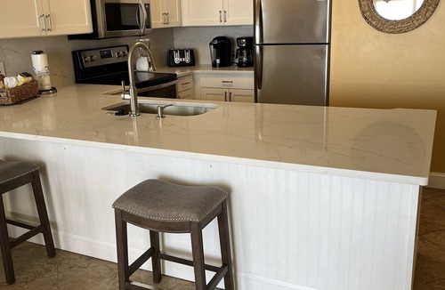 Destin Condo | GULF FRONT. AMAZING VIEWS! 3 Pools! ON THE BEACH! Tiki Bar.LOCATION