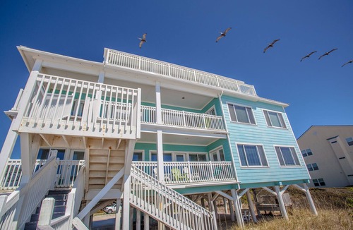 Dune Allen Beach House | Gulf Front, Perfect For Weddings & Reunions- Pet Friendly. 3 Separate Condos.