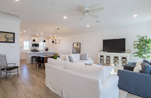 Ono Island House | Happy Ours~pet friendly~Private Beach Club~pools