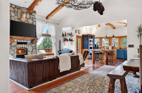 Lake Arrowhead House | Heated Pool + Hot Tub + Fire Pit + Game Room | Mins to Lake Arrowhead + Village