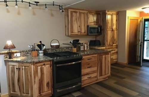 Wetmore House | Hiawatha’s Hideaway Northwoods Cabin Near Pictured Rocks & Area Lakes