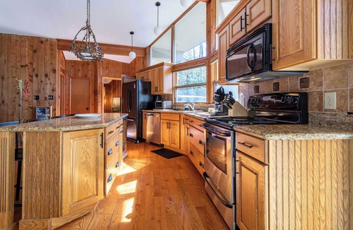 Pocono Pines House | Hidden Treasure Chalet Hot Tub | Game Room