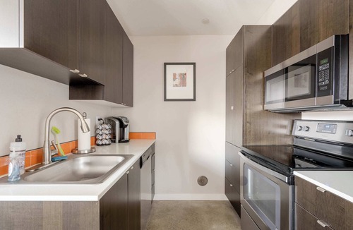 Belmont Apartment | Hip Area - Dining & Shops Nearby - 2BR - Sleeps 4