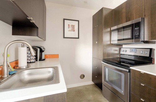 Belmont Apartment | Hip Area - Dining & Shops Nearby - 2BR - Sleeps 4