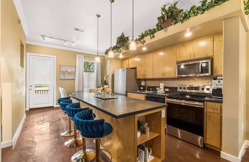 Old East Hill Condo | Hip & vibrant townhome near downtown with private patio, grill, AC, and WiFi