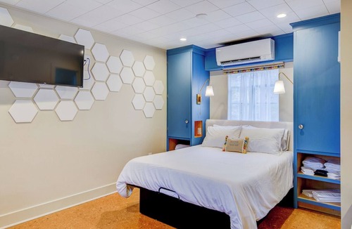 Boone Hotel | Historic Blue Ridge Tourist Court - Queen Standard (Pet Friendly)