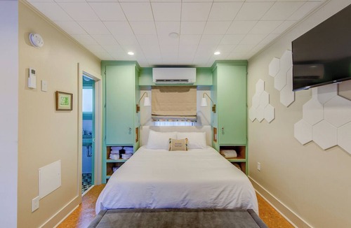Boone Hotel | Historic Blue Ridge Tourist Court - Queen Plus