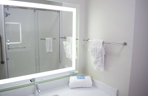 Northwest Pensacola Hotel | Holiday Inn Express Hotel & Suites West I 10 by IHG
