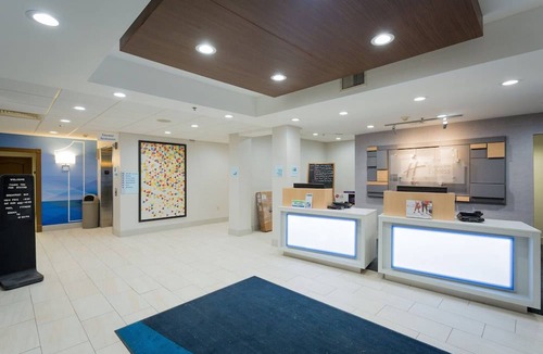 Reading Hotel | Holiday Inn Express And Suites Reading, an IHG Hotel