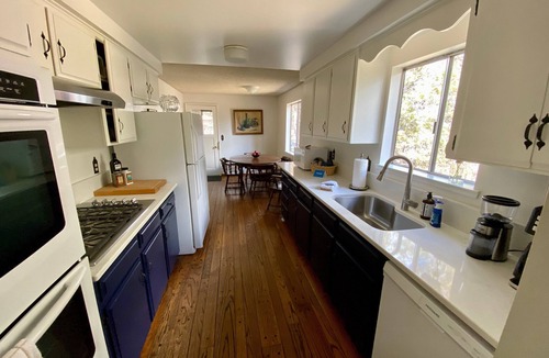 Orchard District House | Hollinshead - Orchard District, Amazing Yard Next To Park w/Daylight Basement w/Billiards