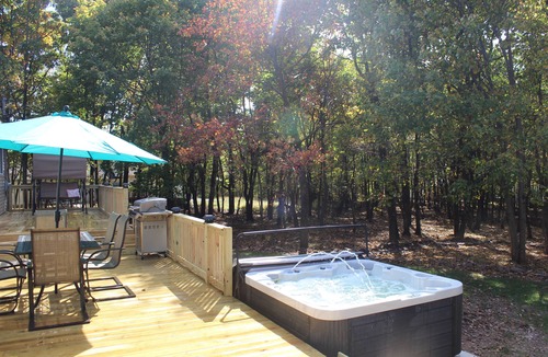 Tunkhannock Township House | Home w/game room hot tub 65" TV sauna AC