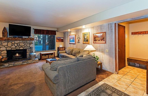 Mammoth Lakes House | Horizons 4 #167