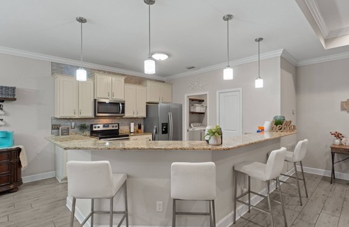 Navarre House | Hot Tub/Fire Pit/Star Wars Room/Military Friendly