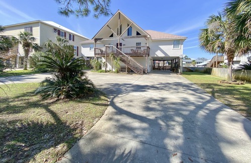 Cotton Bayou House | House on Cotton Bayou | Pet Friendly | Private Pool | 2 Boat Slip